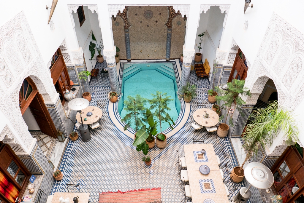 La piscine dans le patio du Riad Jamaï