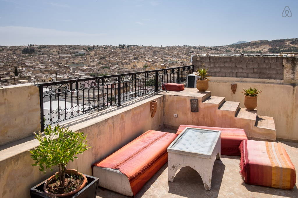 La terrasse surélevée et sa vue